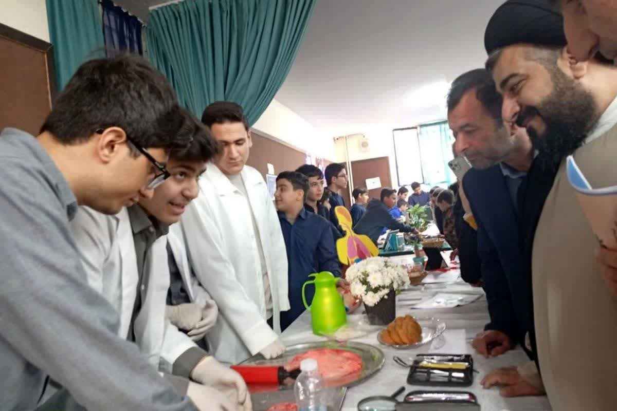 نمایشگاهی از دستاوردهای استعدادهای درخشان