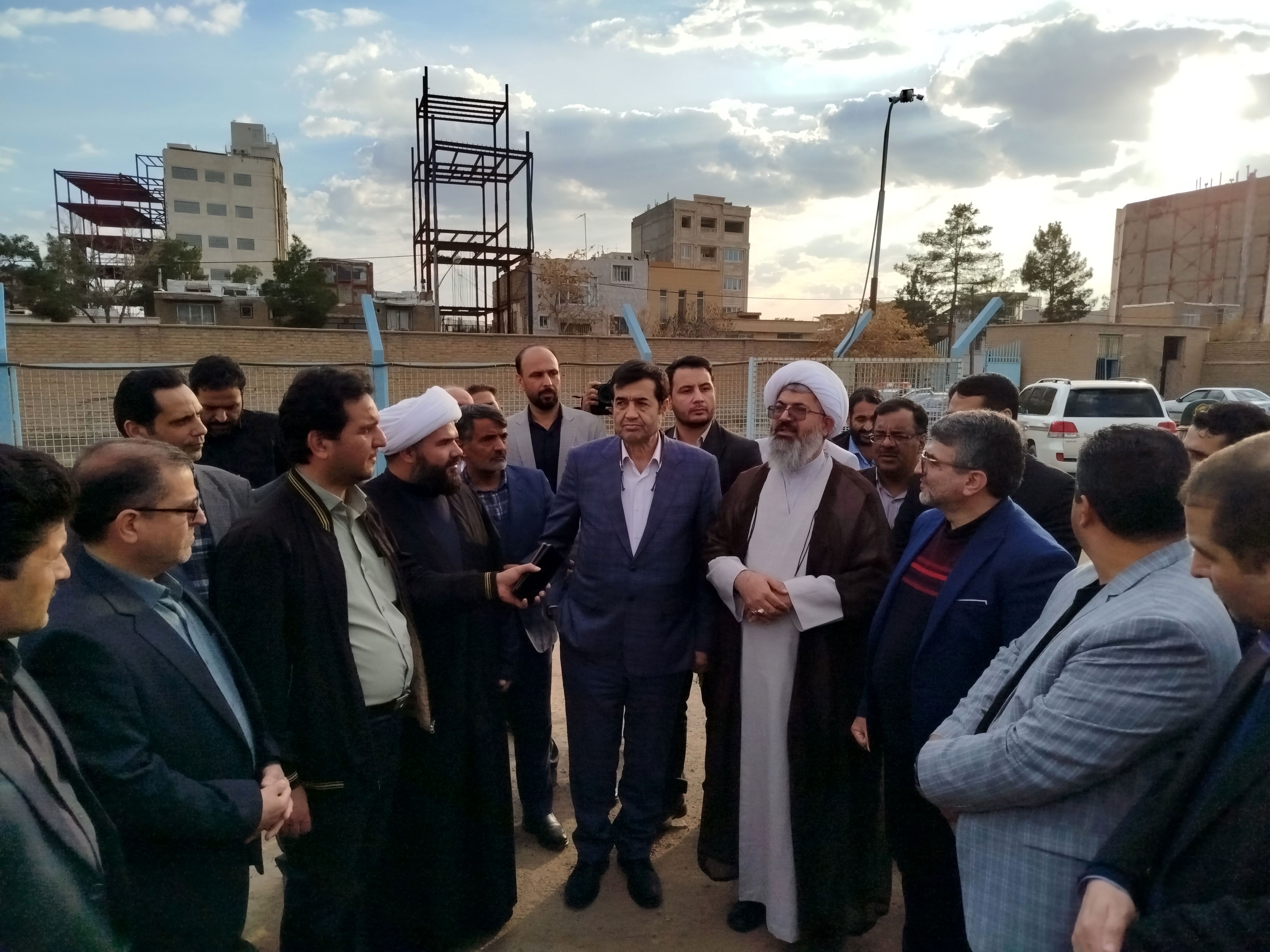  وزیر ورزش و جوانان کشور از تعدادی از پروژه های عمرانی ورزشی  کاشمر بازدید کرد 