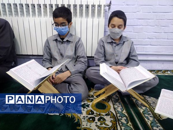 محفل انس با قرآن کریم در دبستان فضیلت کاشمر 