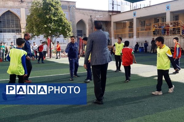 المپیاد ورزشی در دبستان شاهد حیات ناحیه 3 شیراز
