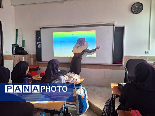 دوره آموزشی پیشگیری از بیماری‌های عفونی در آموزشگاه فرزانگان
