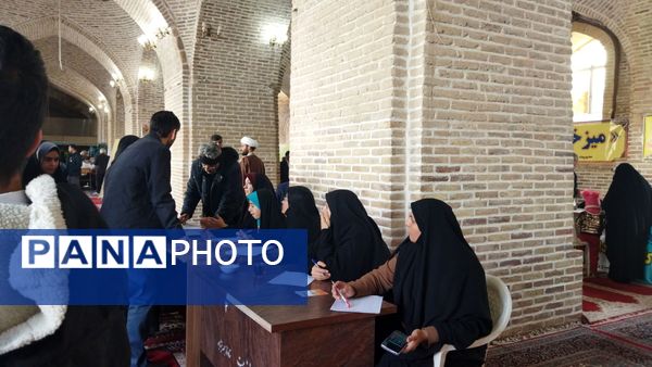 گذری بر حضور ادارات مختلف نیشابور در سومین جمعه آذر ماه 