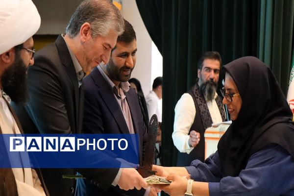 تجلیل از طلایه‌داران برتر تعلیم و تربیت ، آیین تقدیر از معلمین نمونه شهرستان پاکدشت 