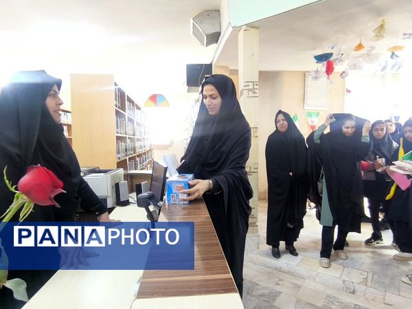 بازدید عوامل اجرایی دبستان شهید پسندیده از کتابخانه فدک فدافن