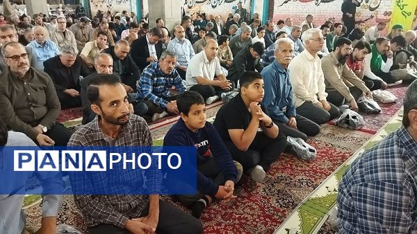 برگزاری نماز جمعه در آغاز هفته بسیج دانش آموزی با حضور دانش آموزان بسیجی نیشابور