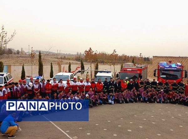 مانور زلزله در مدرسه امیرالمومنین شهرستان ملارد