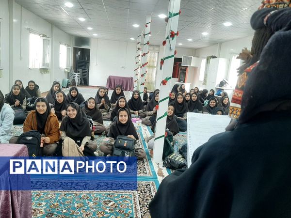 مراسم ویژه دهه ریاضیات در مدرسه شهید محمدی‌پور خلیل‌آباد