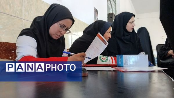 میز خدمت مسئولان در نماز جمعه شهر وردنجان