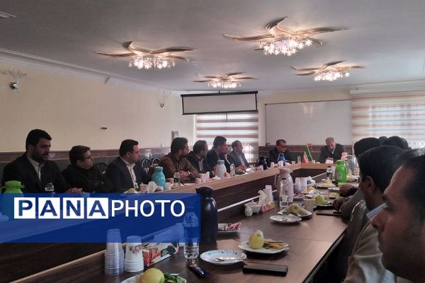 جلسه هم‌اندیشی معاونان پژوهش و توسعه منابع مناطق ۲۱ گانه شهرستان‌های تهران 