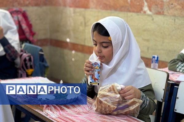 روز جهانی پوکی استخوان در مدارس شهرستان ملارد