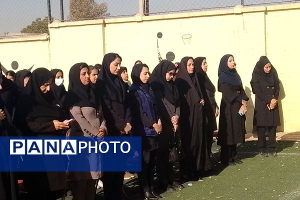 جشن پرشور روز دانش‌آموز در دبیرستان ملوک زندی 