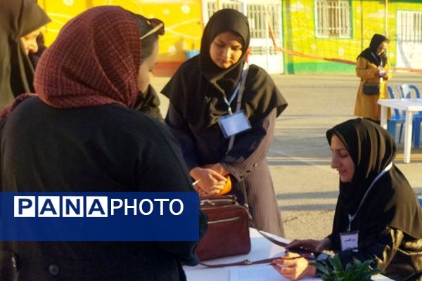 طرح دیدار و ارائه کارنامه هشدار در دبیرستان مهر نیشابور