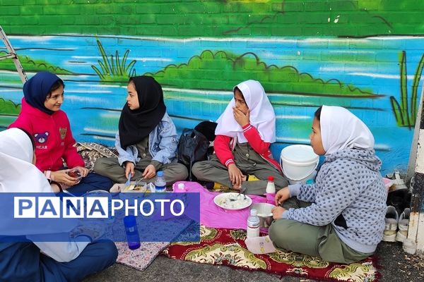 جشنواره غذای محلی و سالم در دبستان شهید خاقانی شهرستان شیروان