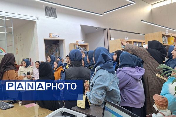  بازدید مدرسه نرگس پردیس از کتابخانه شیخ بهایی