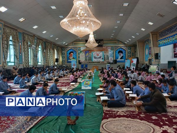 محفل انس با قرآن دانش‌آموزان دبیرستان نمونه زنده یاد زرتاش شهرستان خلیل آباد