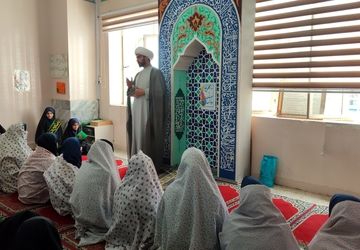  نماز جماعت و زیارت عاشورا در دبیرستان شاهد تکتم ناحیه۳