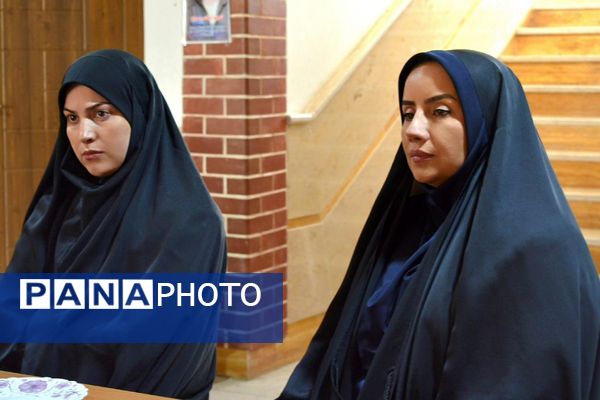 برگزاری کافه ۵۷ در دبیرستان فرهنگ