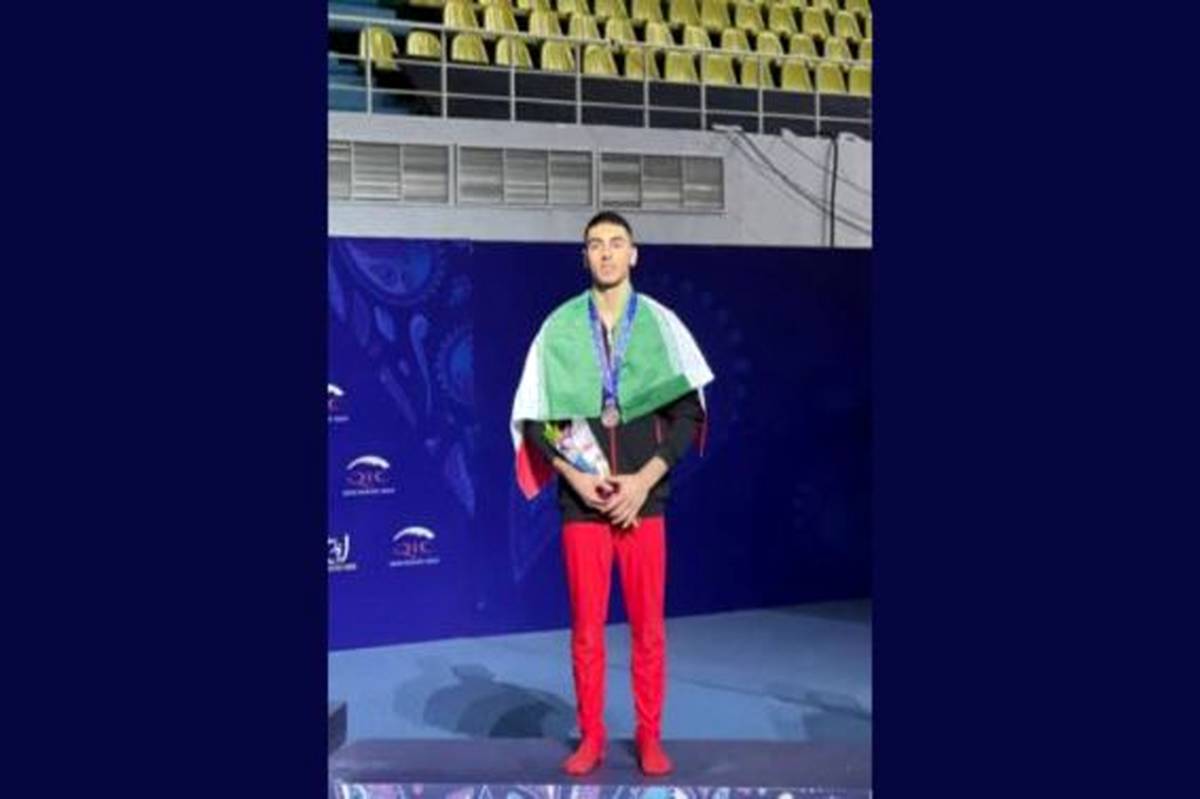 دانش‌آموز شیرازی مدال‌‌ قهرمانی خود را به رئیس‌جمهور شهید تقدیم کرد