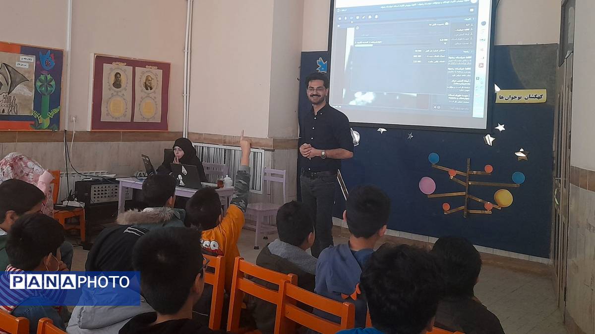 نشست بر مدار هشتم در کانون پرورشی فکری کودکان و نوجوانان