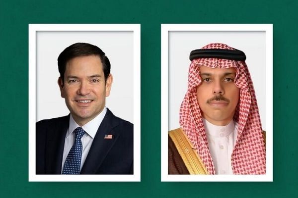 رایزنی وزرای خارجه آمریکا و عربستان درباره تحولات منطقه