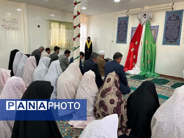 نواختن زنگ نماز در دبیرستان شهید محمدی پور خلیل آباد 