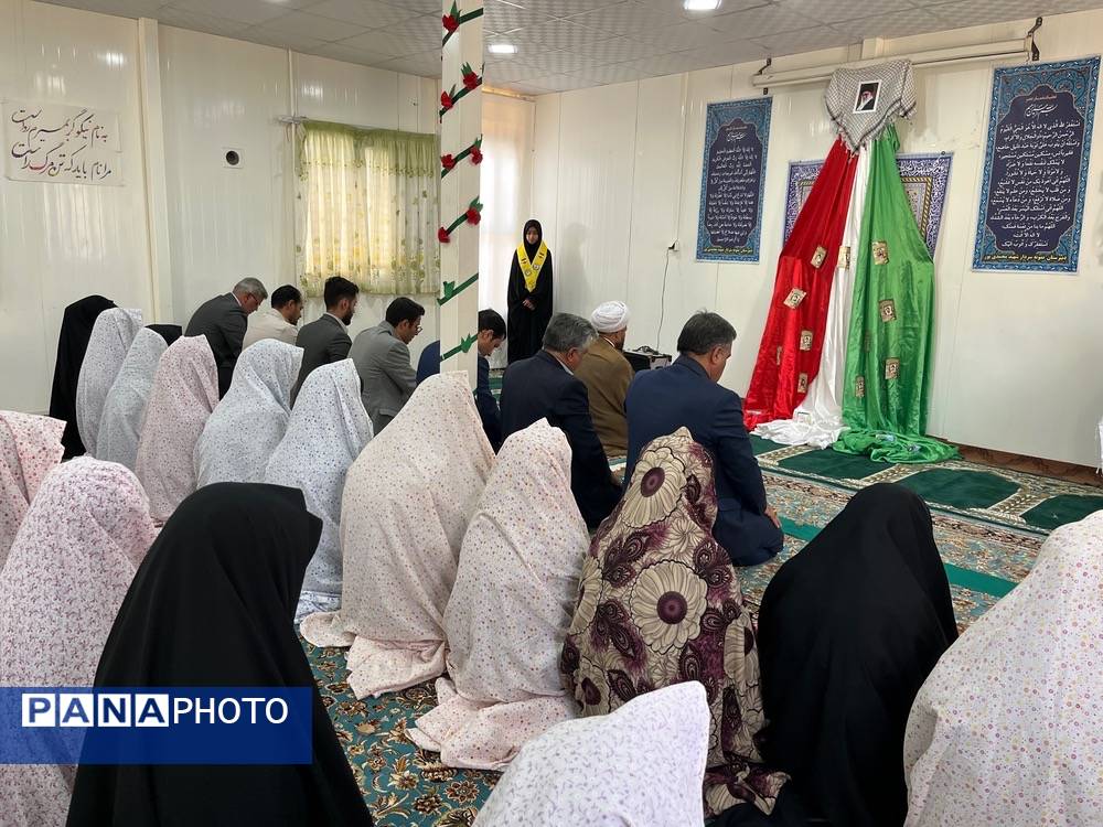 نواختن زنگ نماز در دبیرستان شهید محمدی پور خلیل آباد 