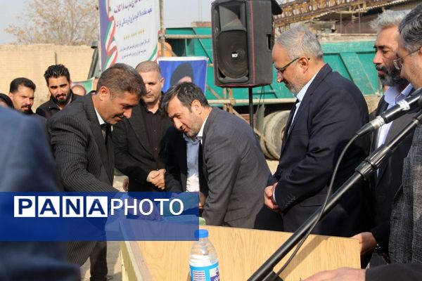 خشتِ بنای مدرسه ۱۸ کلاسه در شهرری گذاشته شد