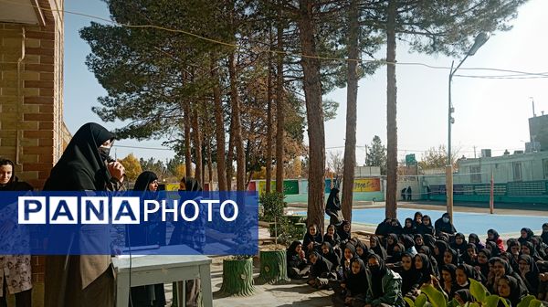 اجرای آزمایشات جذاب علوم در کاشمر