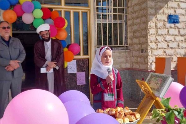 جشن غنچه‌ها در اشترینان؛ آغاز رسمی مسیر آموزشی نوآموزان پیش‌دبستانی