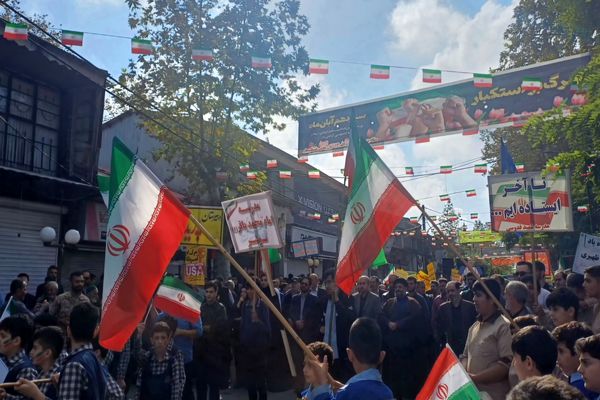 حضور پرشور نسل جوان خشکبیجار در راهپیمایی ۱۳ آبان