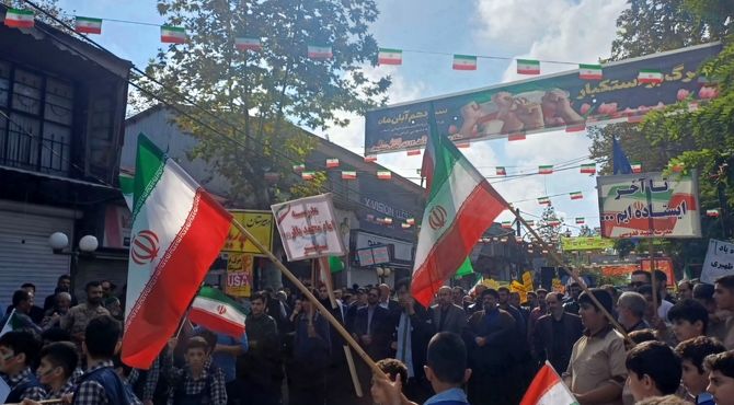 حضور پرشور نسل جوان خشکبیجار در راهپیمایی ۱۳ آبان