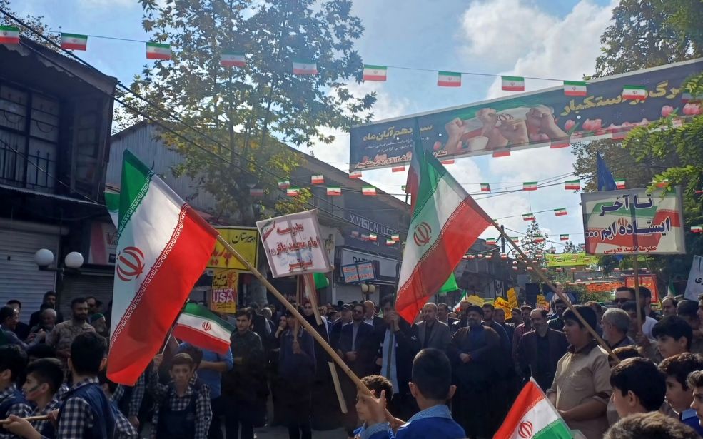 حضور پرشور نسل جوان خشکبیجار در راهپیمایی ۱۳ آبان