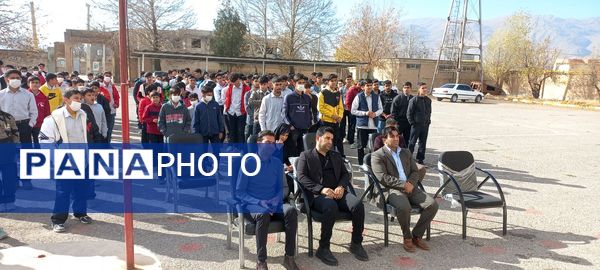 مانور زلزله در مدرسه امام خمینی (ره) منطقه بیرانوند