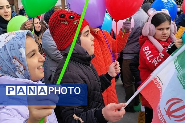 زنده کردن یاد و خاطره بهار 57 در دل سرمای زمستان