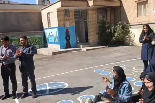 هفته آزمایشگاه در آموزشگاه نجمه ملک‌شیر