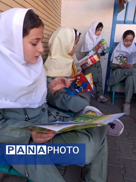 کافه کتاب دبستان سمیه مهربان