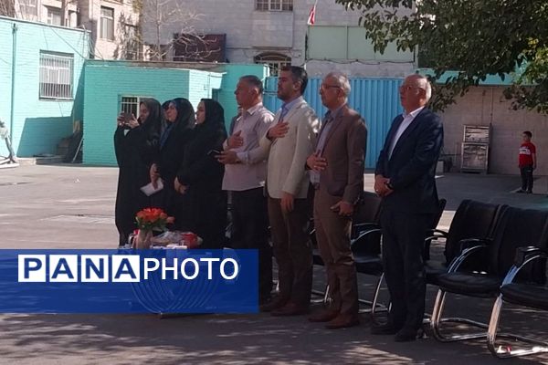 برگزاری جشن عاطفه ها در دبستان شهید عباسی ناحیه یک شهرری