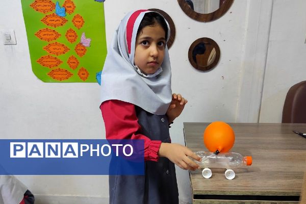 رقابت هیجان انگیز ماشین های بادکنکی در دبستان سارا شهرستان ملارد