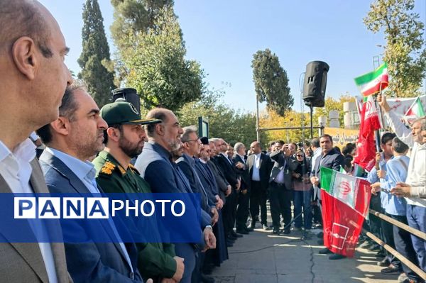 13 آبان؛ تجلی بیداری و استکبارستیزی دانش‌آموزان