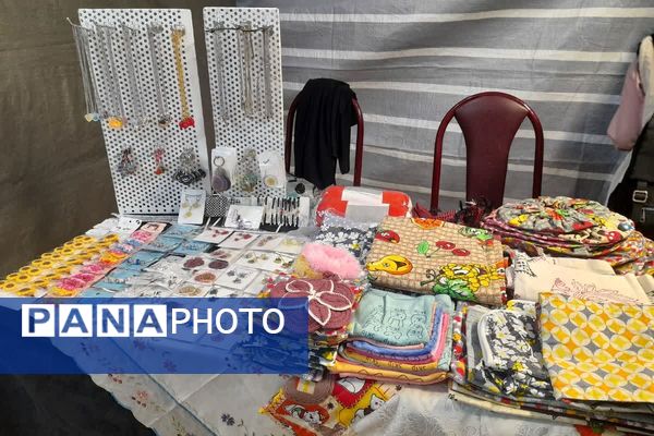 جشن توانمندی زنان  در نمایشگاه بانوان دانشگاه آزاد ملارد