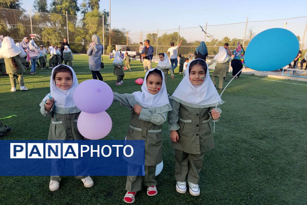جشنواره بادبادک و بازی‌های بومی محلی در پایگاه دریایی بوشهر 