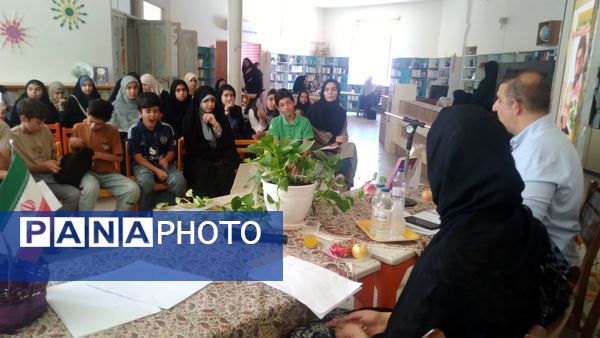 نشست ادبی خوانش نامه‌های سهراب سپهری در قم