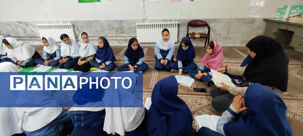 محفل انس با قرآن در ماه مبارک رمضان در مدرسه شهید خاقانی شیروان