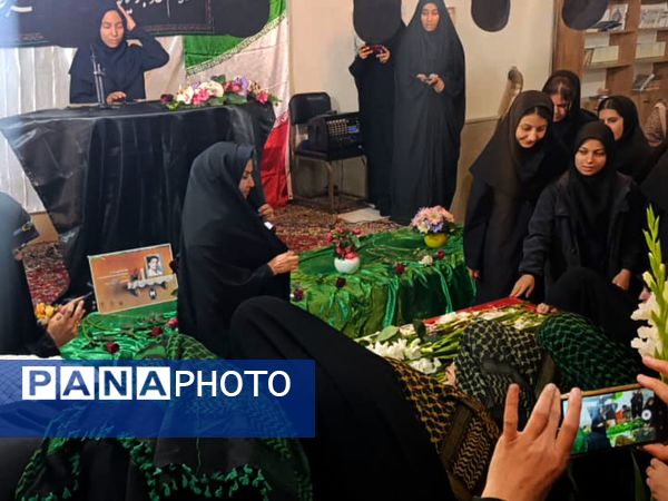 تشییع شهید گمنام در دبیرستان دخترانه شاهد قهرمان ایزدی ناحیه 3 شیراز