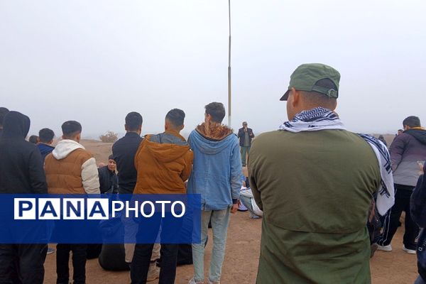 حضور دانش‌آموزان ناحیه دو شهرری در اردوی راهیان نور 