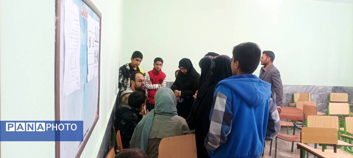 ۱۳ آذر جلسه دیدار اولیا با دبیران دبیرستان نمونه دولتی پژوهش آشخانه 