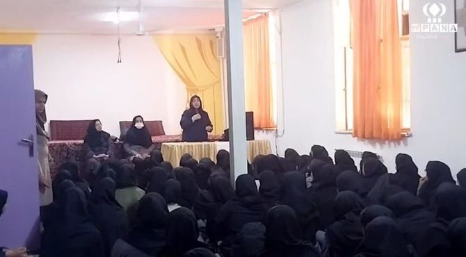 حضور کارشناسان مرکز پیشگیری از آسیب‌های اجتماعی در آموزشگاه پروین اعتصامی دامغان