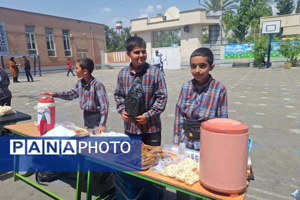 برگزاری بازارچه کسب و کار دانش‌آموزی با مهارت کسب و کار و درآمد و استقلال مالی