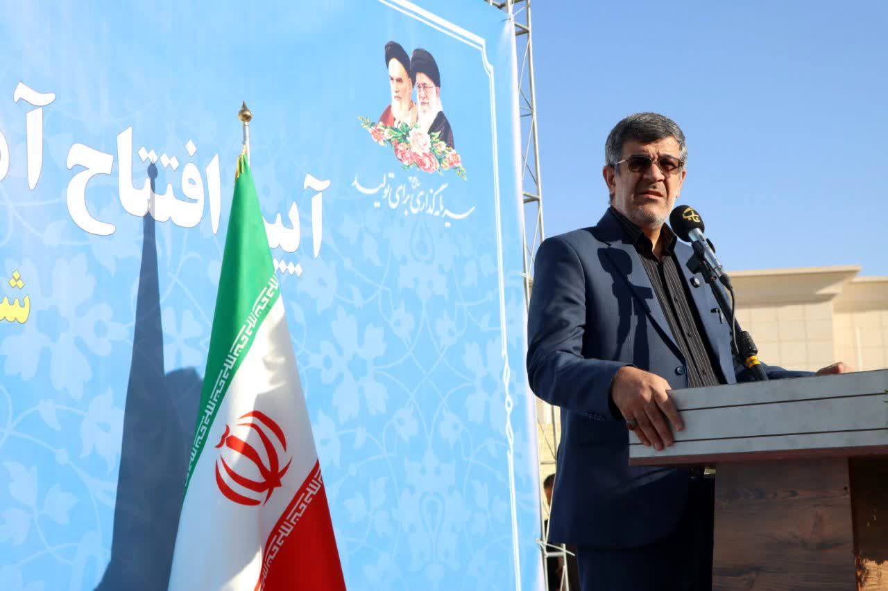 بزرگی انسان‌ها در گرو خدمت به جامعه است