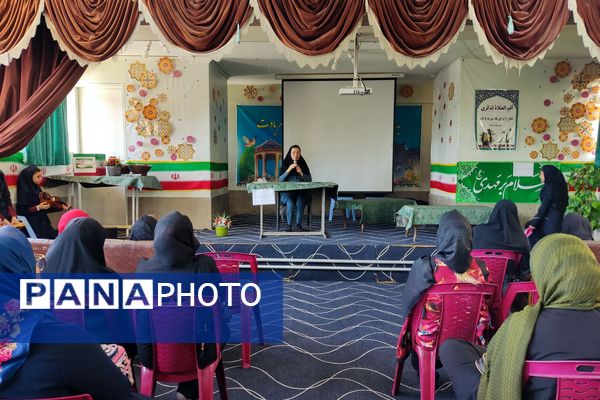 انتخابات انجمن اولیا و مربیان در دبیرستان دخترانه گراشی ناحیه۳